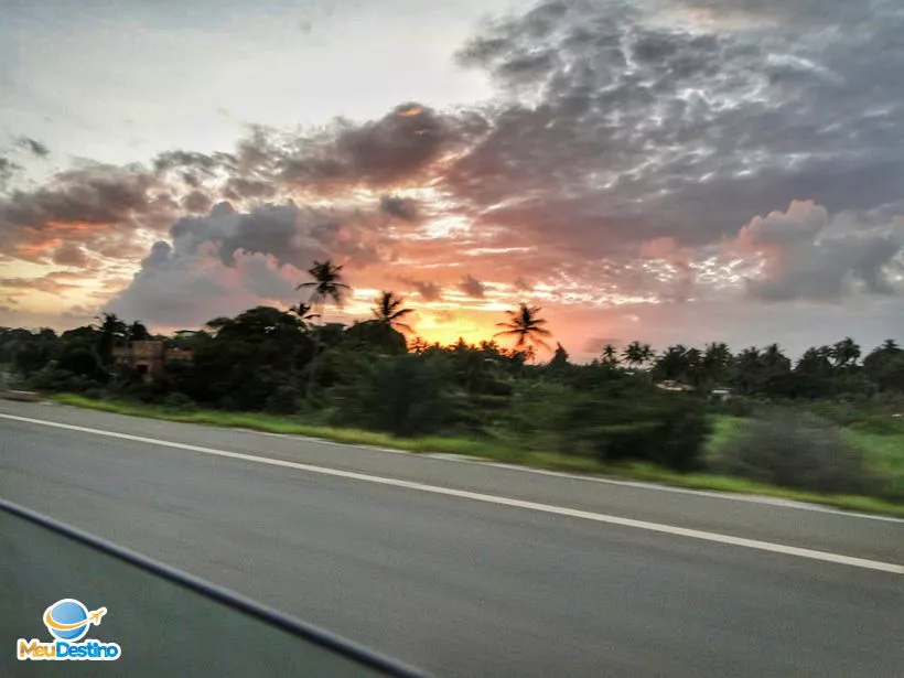 Estrada do Coco - Praia do Forte-BA