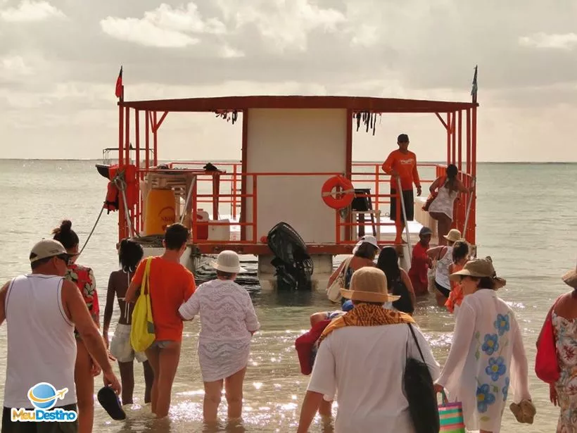 Catamarã partindo da Praia do Poço-PB