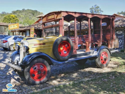Charmosa (Jardineira Chevrolet 1935) - Museu do Automóvel da Estrada Real
