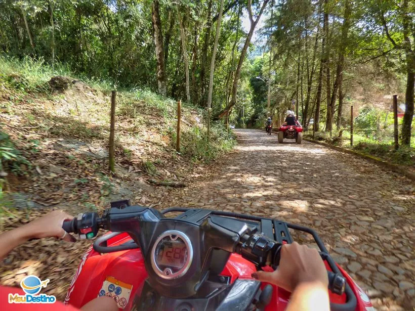 Passeio de Quadriciclo em Macacos-MG