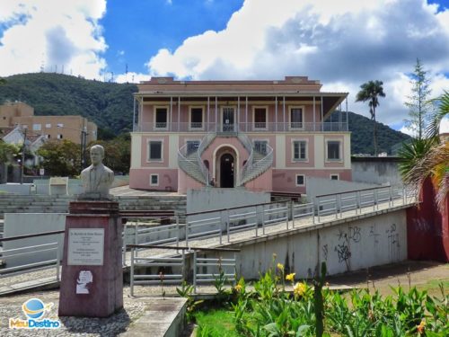 Museu Histórico e Geográfico - Roteiro pelo Centro de Poços de Caldas-MG