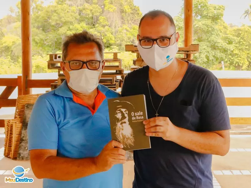 Presente que este blogueiro ganhou, livro O Xale de Rosa