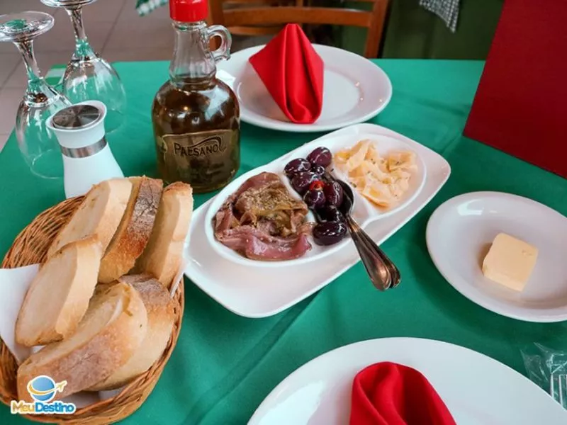 Antepasto Misto - Cantina Portali Di Napoli - Culinária Italiana em Monte Verde-MG