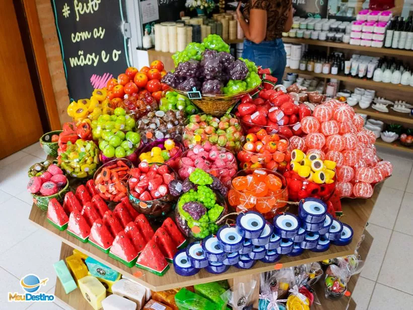 Folhas e Flores Saboneteria