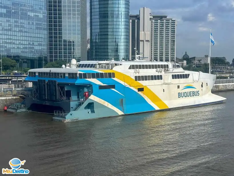 Buquebus - Buenos Aires a Colônia do Sacramento no Uruguai